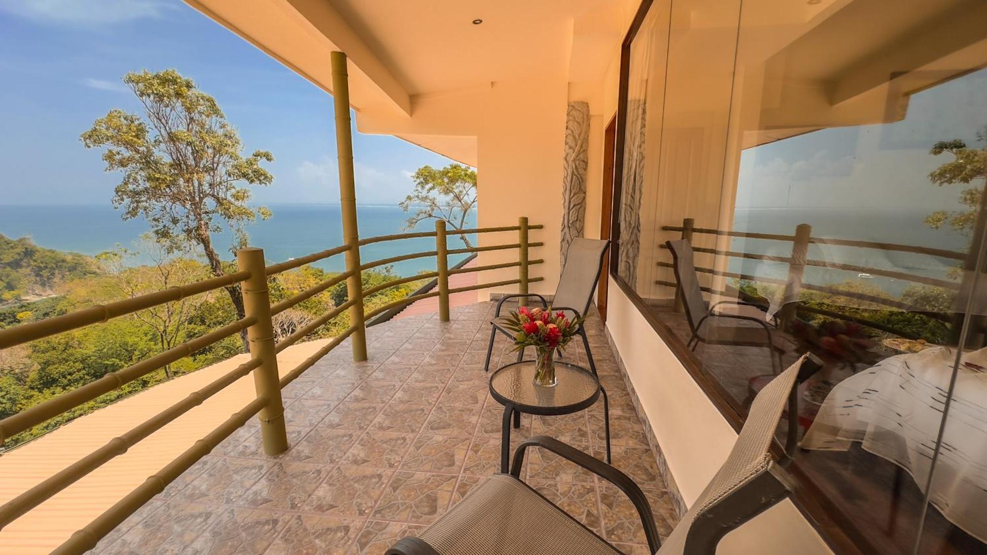 Issimo Suites (Adults Only) Manuel Antonio Esterno foto