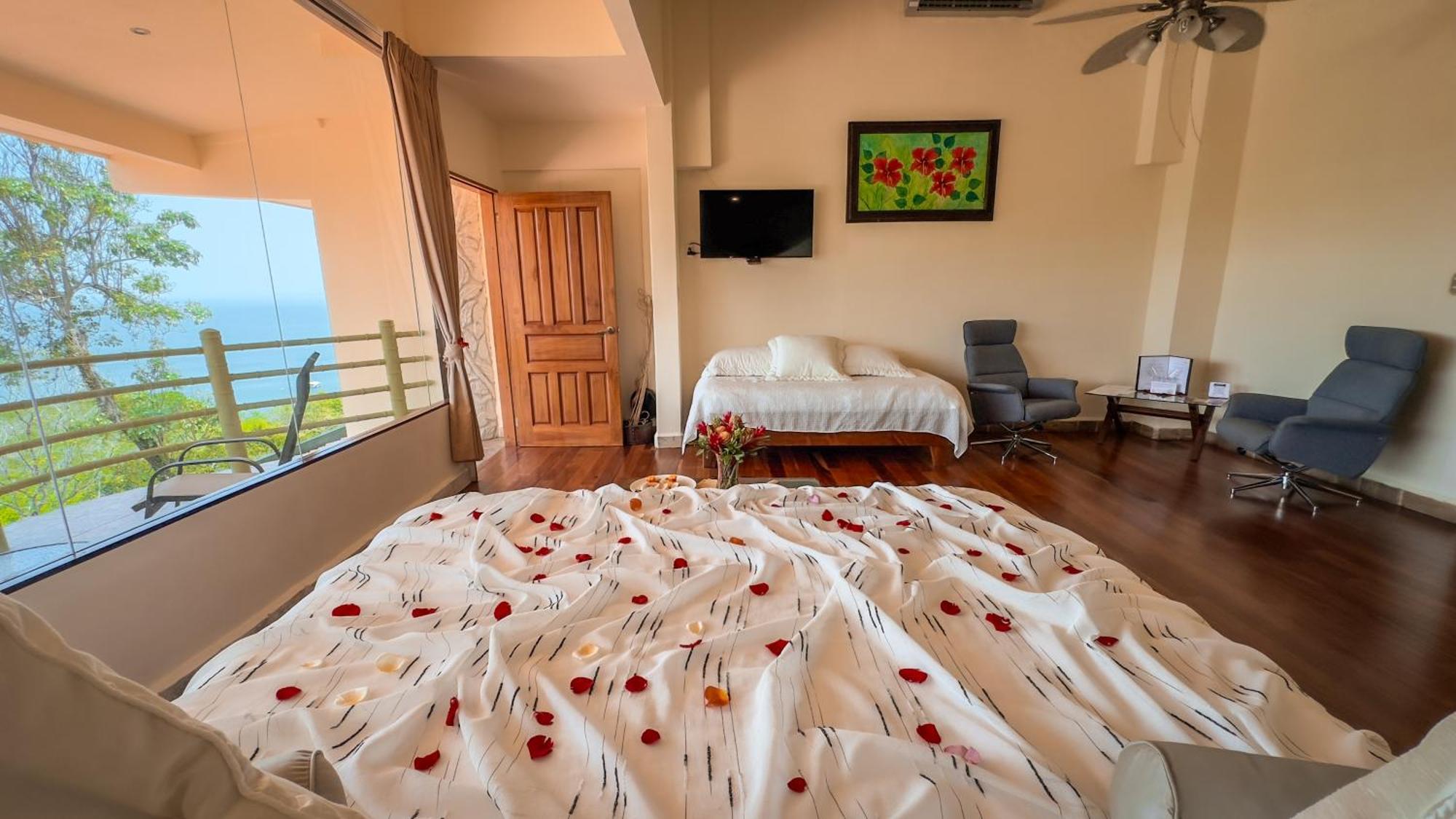 Issimo Suites (Adults Only) Manuel Antonio Esterno foto