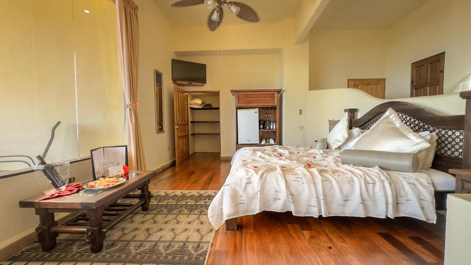 Issimo Suites (Adults Only) Manuel Antonio Esterno foto